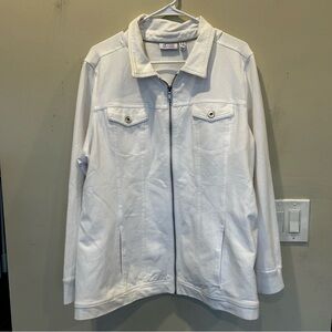 NWOT Denim&Co Women's White Zip-Up pockets Sweatshirt. Size 1X